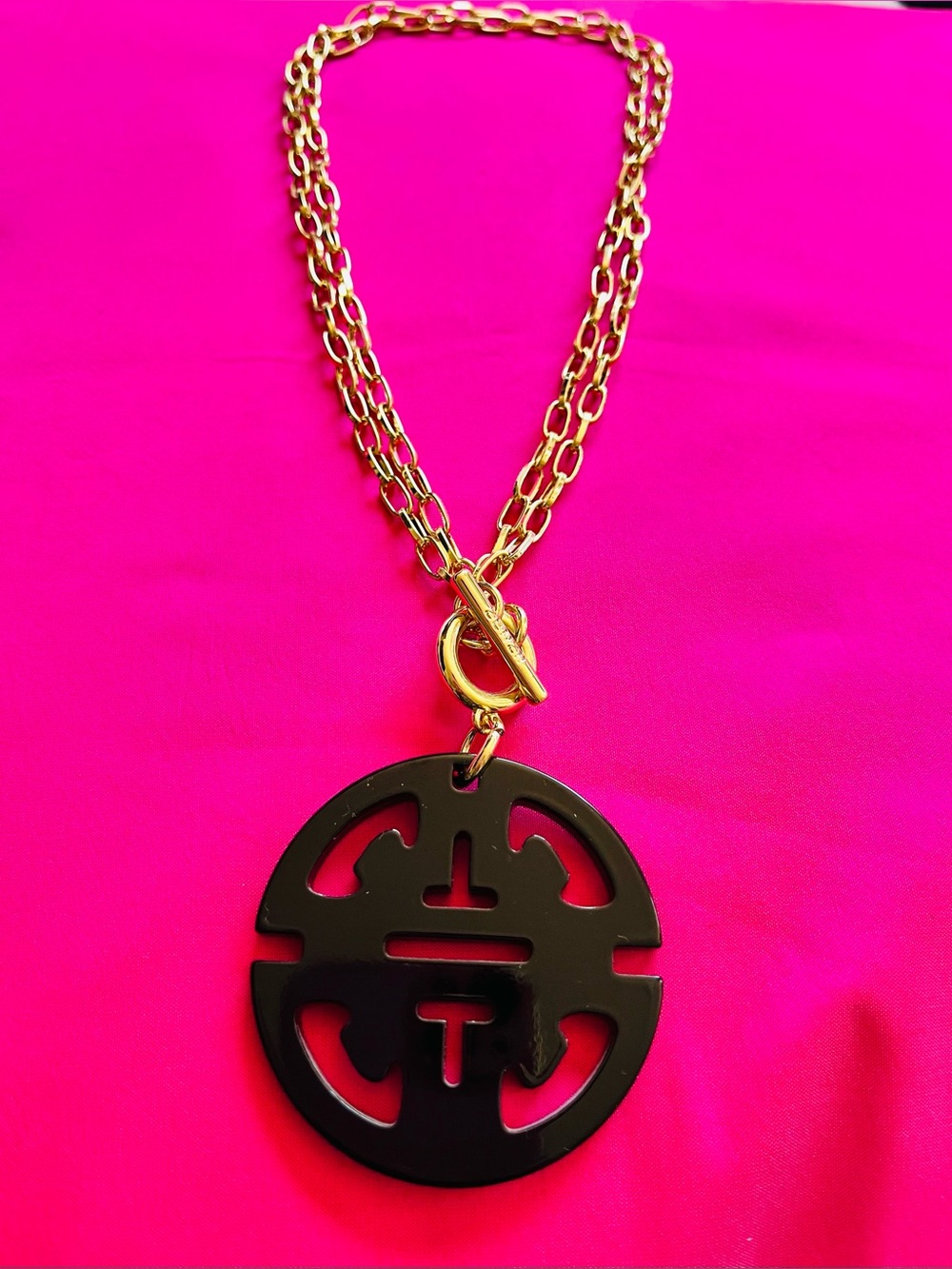 BLACK GOLD ASIAN MOTIFF NECKLACE